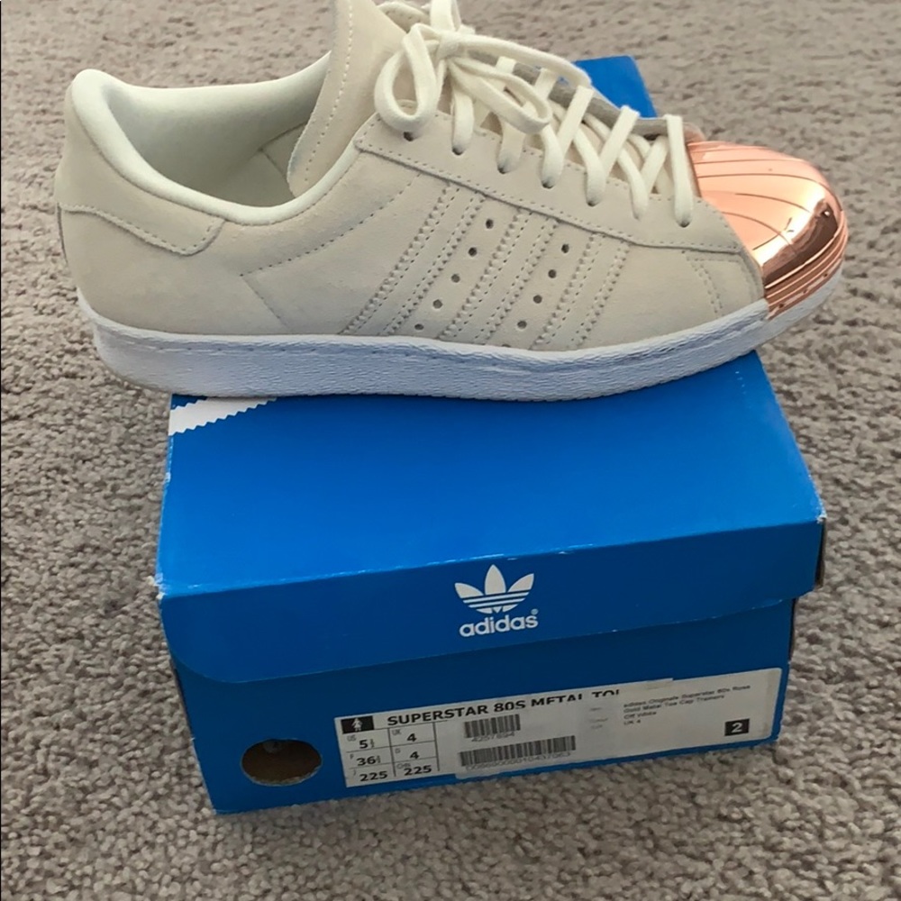 Superstar 80s metal toe Adidas. U.S size 5 1/2